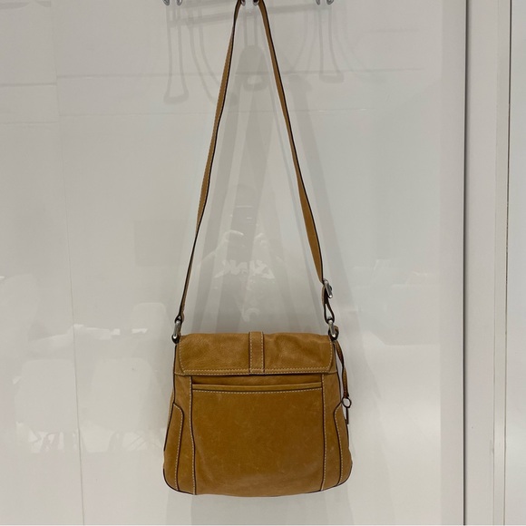 Fossil Tan Leather Crossbody Shoulder Bag with Key - Picture 5 of 16